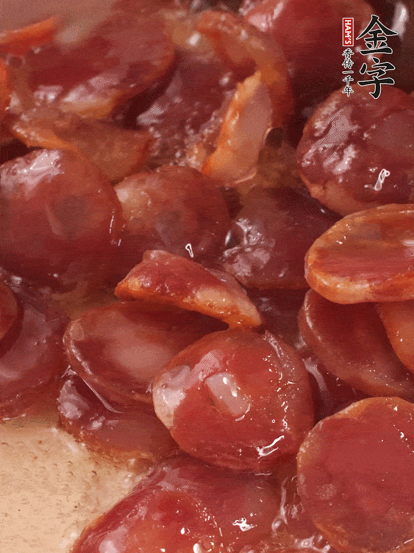 絲苗米洗凈后，用1.5倍水煮至6分熟（偏硬的質(zhì)地），網(wǎng)篩撈起瀝干水分備用。