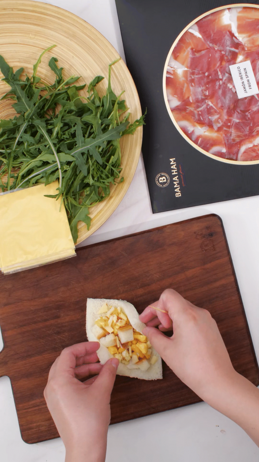 一片吐司，放一片芝士
